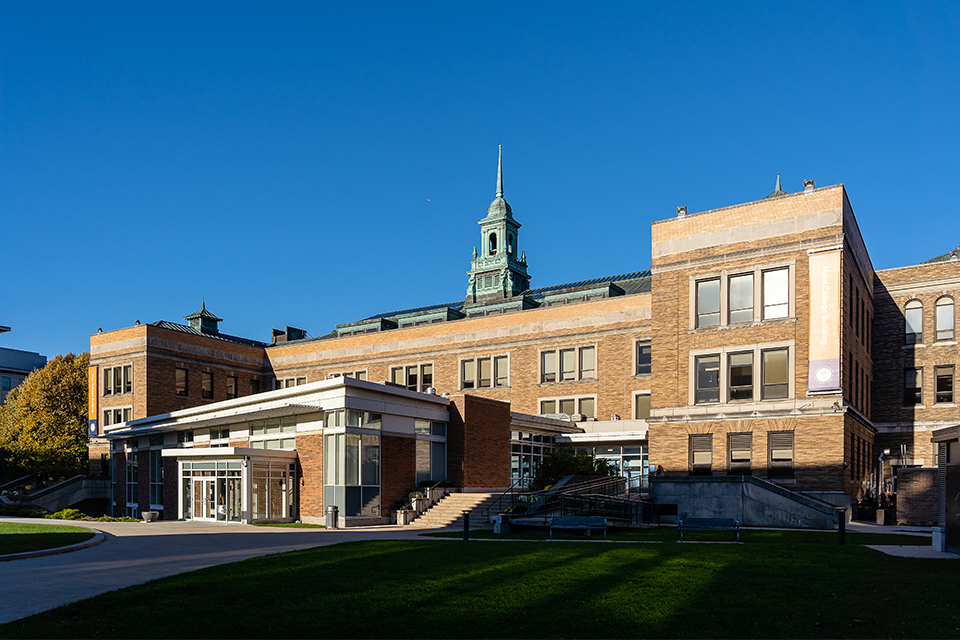 news-maincollegebuilding
