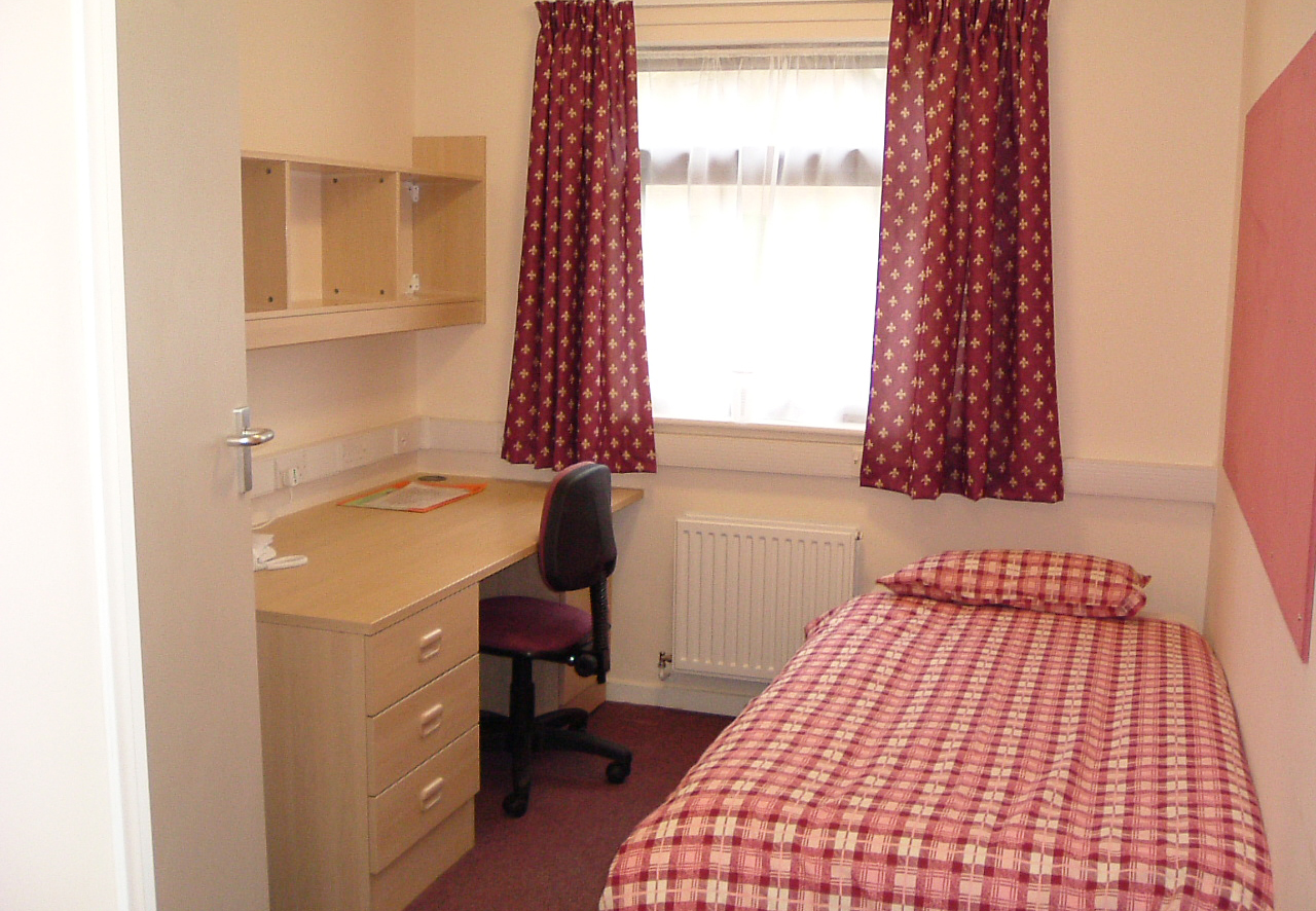 Clive Booth Ensuite - Bedroom 1