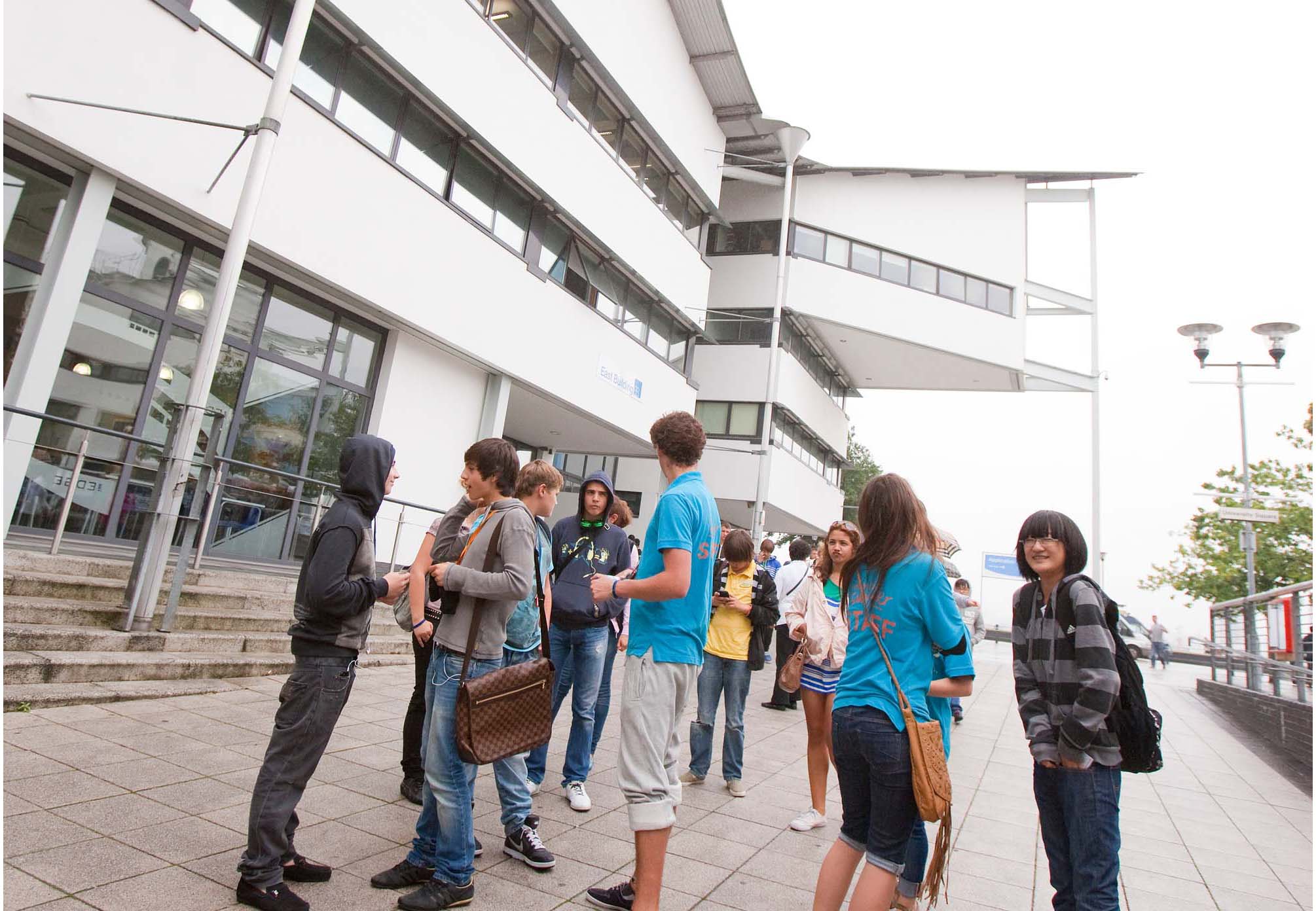 Students enjoy a day out while studying at the Docklands Embassy Summer School.4